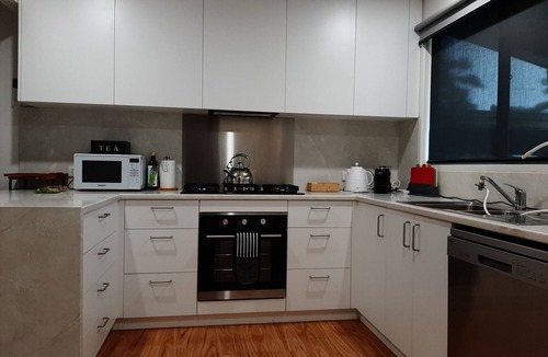 Mallacoota Cottage | Coola cottage situated in a koala corridor