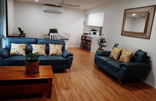 Mallacoota Cottage | Coola cottage situated in a koala corridor