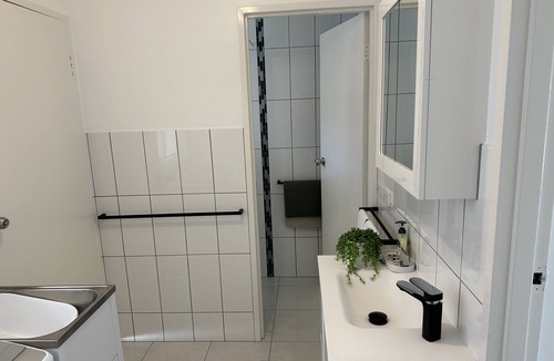 Mildura Apartment | Corporate & family friendly, newly renovated, close to shops/eateries, free wifi
