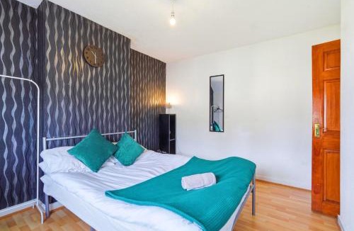 Oldbury House | Cosy 4 Bedroom Birmingham