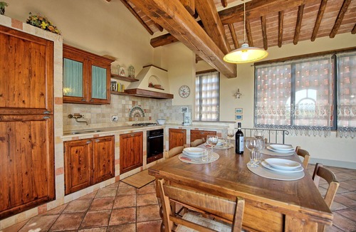 Tavarnelle Val di Pesa Apartment | Cosy apartment for 8 people with WIFI, A/C, pool and panoramic view, close to Greve In Chianti