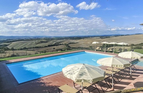 Bollano Villa | Cosy apartment in villa for 4 people with WIFI, pool, patio, pets allowed and panoramic view