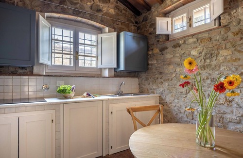 Sambuca Apartment | Cosy apartment for 4 people with pool, WIFI, close to Greve In Chianti