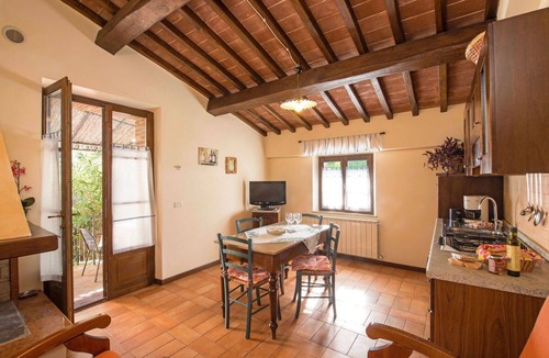 Po' Bandino Villa | Cosy apartment in villa for 4 guests with A/C, pool, WIFI, TV and patio