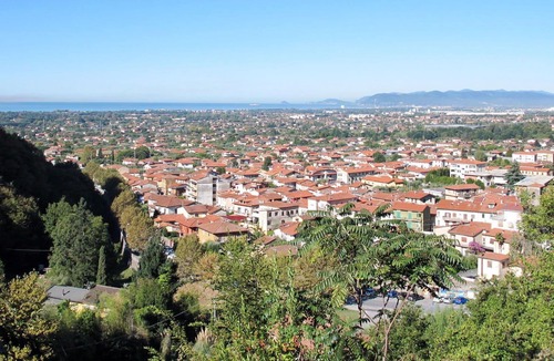 Massa Villa | Cosy apartment in villa for 4 people with WIFI, TV, patio, panoramic view and parking