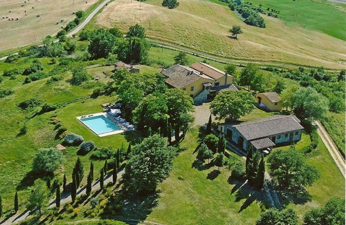Il Poggio Apartment | Cosy apartment for 4 guests with pool, WIFI, TV, pets allowed and panoramic view
