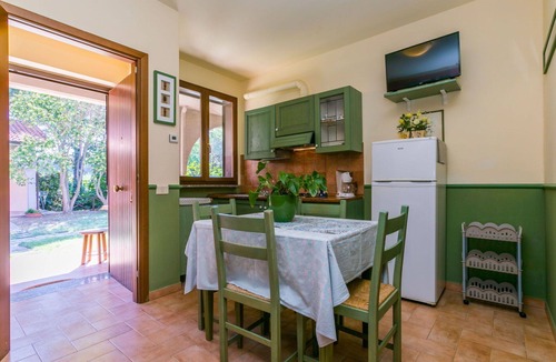 Scarlino Apartment | Cosy apartment for 4 people with A/C, WIFI, pool, TV and terrace