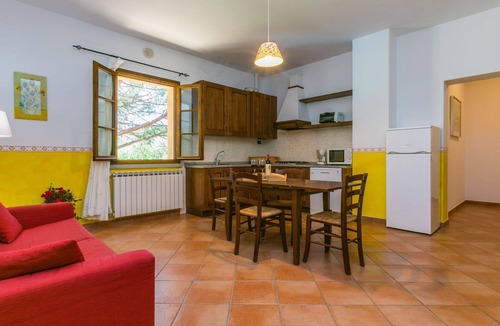 Montespertoli Villa | Cosy apartment in villa with WIFI, pool, TV, patio, pets allowed and panoramic view