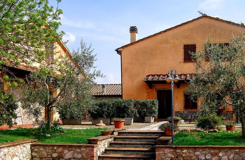 Lajatico Villa | Cosy apartment in villa for 2 people with pool, WIFI, TV and patio