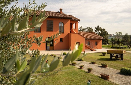 Puntoni House | Cosy apartment in villa for 4 people with WIFI, hot tub, pool, A/C, TV and panoramic view