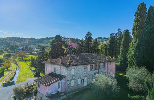 San Michele di Moriano Villa | Cosy apartment in villa for 3 people with pool, A/C, WIFI, TV and terrace