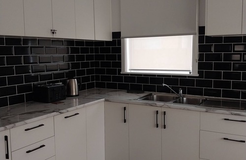 Corio House | Cosy Corio Gateway - 2 Mins to Spirit of Tasmania