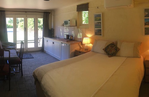 Hamilton House | Cosy north facing priv selfcontained Suite set within large garden, 7min to town