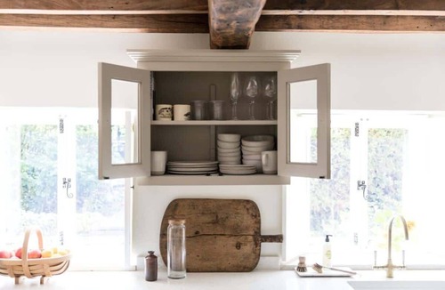 Upper Oddington House | Cotswold Cottage near Daylesford | Pub & log burner