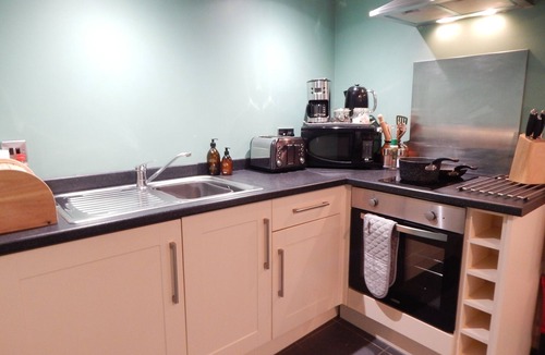 Hinton Apartment | Cotswold Country Studio (Drake) | Fast WiFi, Kitchen, Near M4 for Bristol & Bath