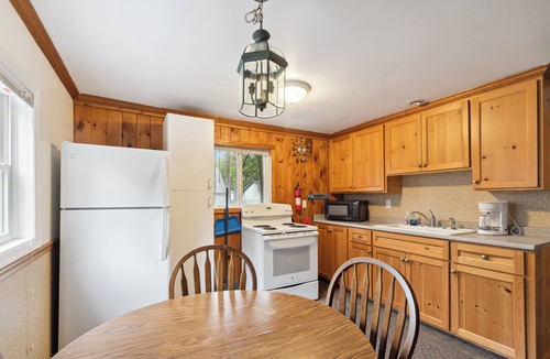 Greenbush Cabin | Cottage #7: 1BR/1BA Relaxing Lakeside Retreat!nn