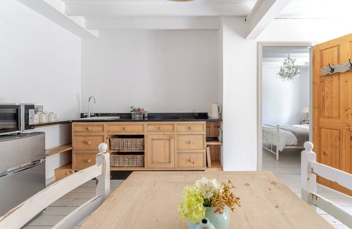Keynsham Cottage | Cottage Bellflower Bath
