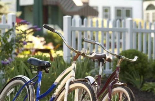 South Haven Cottage | Cottage E @ the Victoria Resort Bed & Breakfast, #1 Rated Google & Trip Advisor