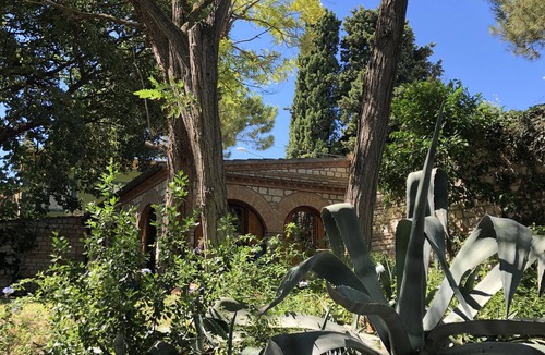 Numana Cottage | Cottage in the green, a stone's throw from the sea