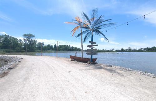 Fremont House | Country Charm on the Sandusky Live Music Nearby