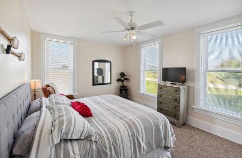 Fremont House | Country Charm on the Sandusky Live Music Nearby