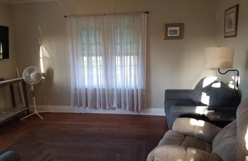 Oak Harbor House | Country farm house near Port Clinton perfect for fishing and Lake Erie getaways.