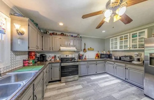 Inglefield House | Country Homeplace 4-bedroom Pool Hot tub pets ok Near Toyota