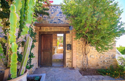 Anatoli House | Country house with 4 bedrooms, Jacuzzi and infintive views to the Med sea
