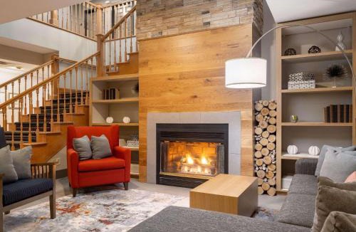 Maumee Hotel | Country Inn & Suites by Radisson, Maumee - Toledo