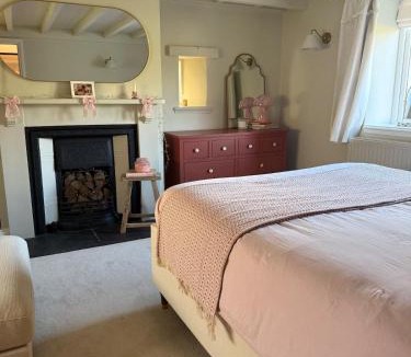 Belluton House | Countryside escape with hot tub & open fire
