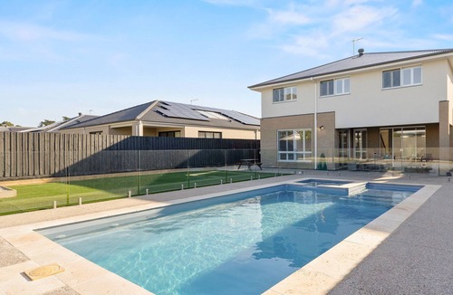 Cowes House | Cowes Market Oasis with private pool