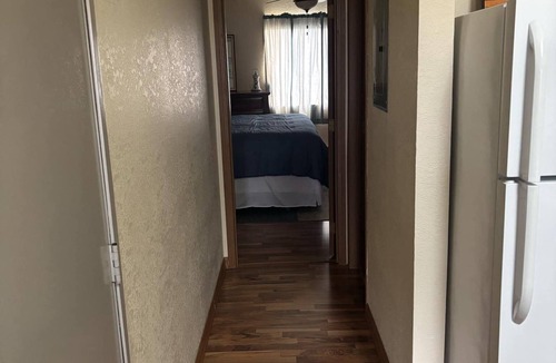 Oak Harbor Condo | Cozy 1-bedroom condo in wonderful Oak Harbor with AC, WiFi 30” boat dock