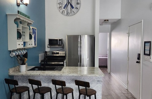 Oak Harbor Condo | Cozy 1-bedroom condo in serene Oak Harbor with AC and private dock to Lake Erie