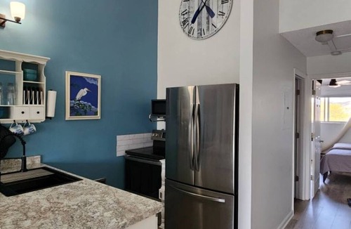 Oak Harbor Condo | Cozy 1-bedroom condo in serene Oak Harbor with AC and private dock to Lake Erie