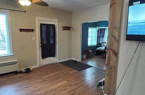 L'Anse House | Cozy 1-bedroom house in amazing L'Anse with AC