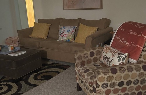 Farmington Hills Apartment | Cozy 1-bedroom apartment with AC in serene Farmington Hills