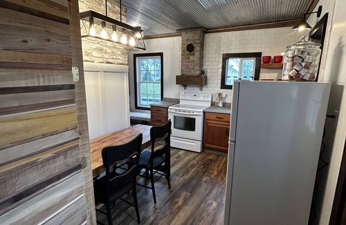 Williston House | Cozy 1917 home with fun loft for kids.Close to birding & fishing.pets welcome