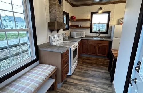 Williston House | Cozy 1917 home with fun loft for kids.Close to birding & fishing.pets welcome