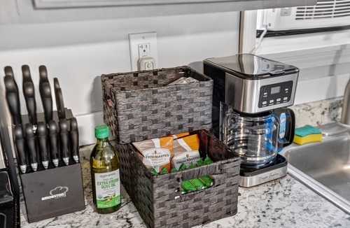 Bay City House | Cozy 3BR w/Yard Dog Friendly Ensuite