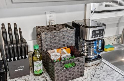 Bay City House | Cozy 3BR w Yard Dog Friendly Ensuite