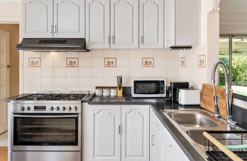 Wantirna South House | Cozy 4-Bedroom family House in Wantirna