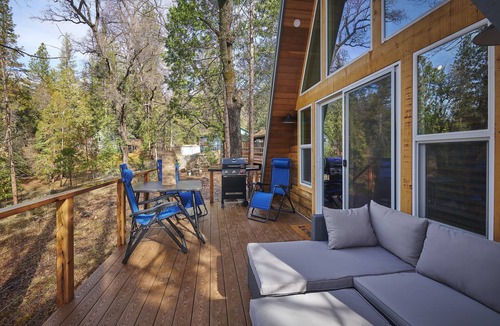 Oakhurst House | Cozy A-Frame - Truly Woodsy -Outdoor Dine on Deck