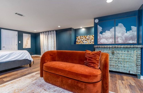Meridian-Kessler Apartment | Cozy, Affordable, Luxurious | Central Location