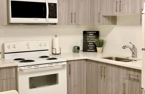Calgary House | Cozy and Homey 1 Bedroom Basement Suite | 12 Mins to Airport