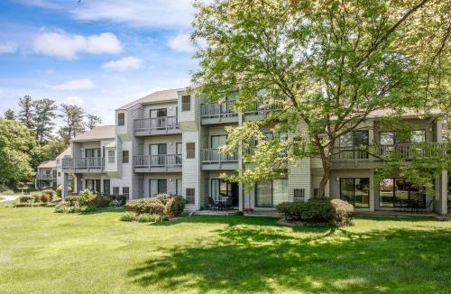 Acme House | Cozy Beach Front Condo AC Beach Waterfront