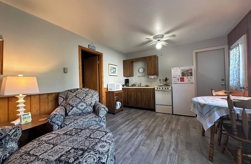 Ephraim Cottage | Cozy Brook South Cottage @Ephraim Beach on Ephraim Village Cottages Resort