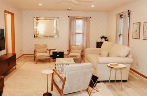 Marysville House | Cozy bungalow in the heart of historic Marysville