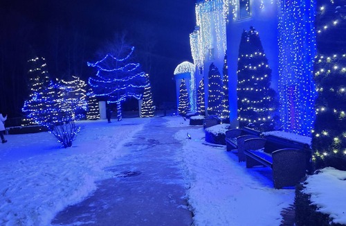 Canadian Lakes Ski Chalet | Cozy Cottage at Canadian Lakes