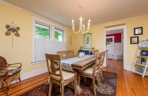 South Haven House | Cozy Cottage w/Sun Porch - 2 Blocks to Kids Corner & South Beach!