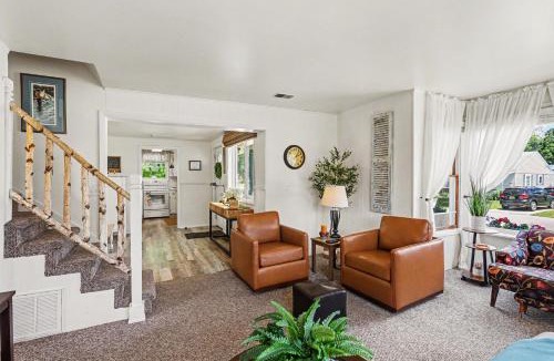 Tawas City House | Cozy Downtown Cottage Near Beach and Pier